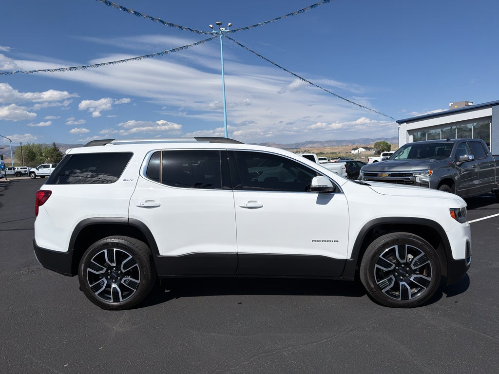 2023 GMC Acadia SLT