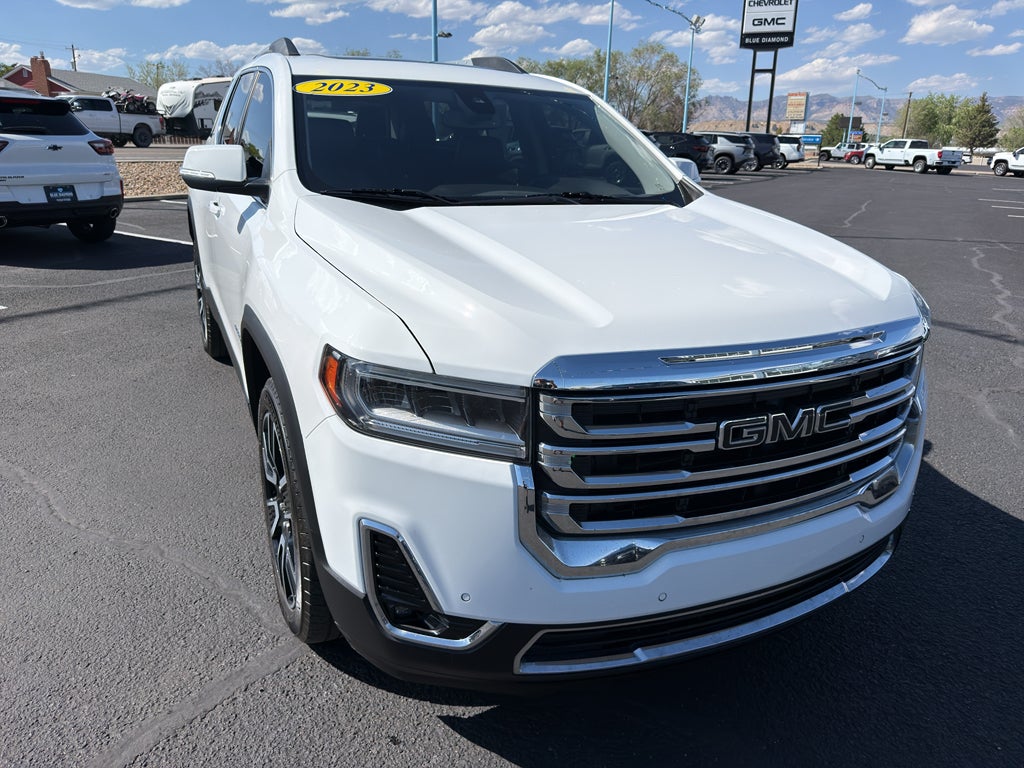 2023 GMC Acadia SLT