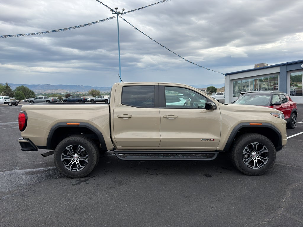 2024 GMC Canyon AT4