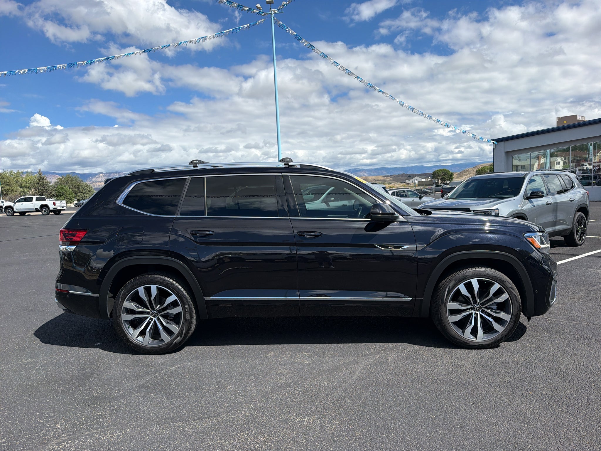 2023 Volkswagen Atlas 3.6L V6 SEL Premium R-Line