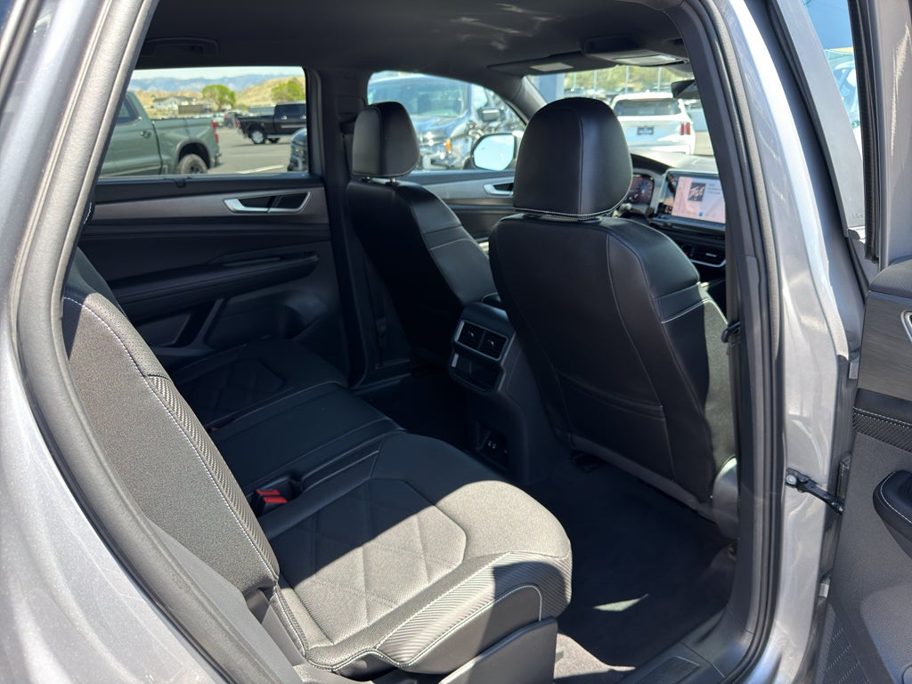 2025 Volkswagen Atlas Cross Sport SE w/Tech - Photo 30