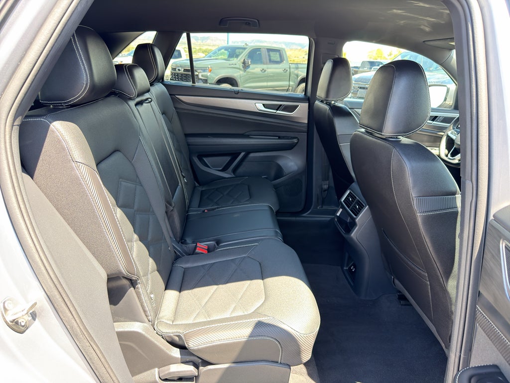 2025 Volkswagen Atlas Cross Sport SE w/Tech - Photo 31