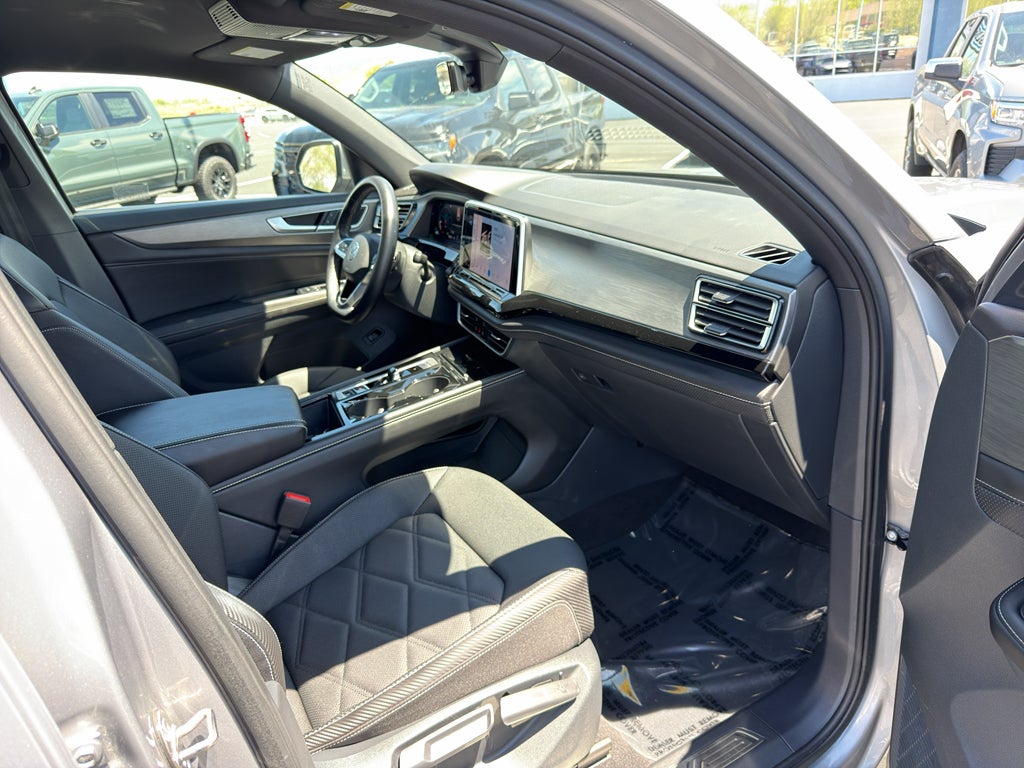 2025 Volkswagen Atlas Cross Sport SE w/Tech - Photo 33