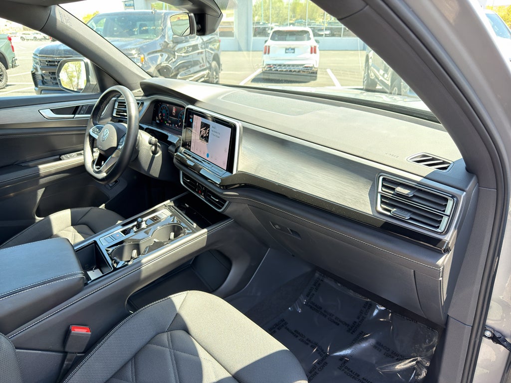 2025 Volkswagen Atlas Cross Sport SE w/Tech - Photo 35