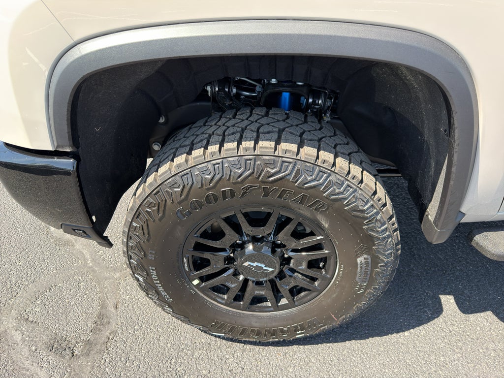 2026 Chevrolet Silverado 2500 HD ZR2 - Photo 14
