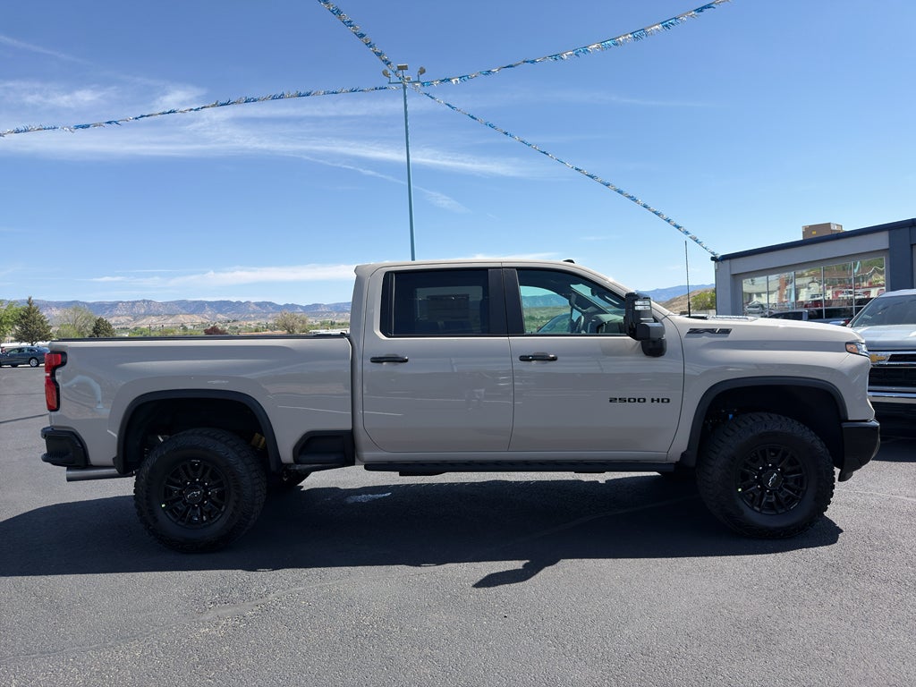 2026 Chevrolet Silverado 2500 HD ZR2 - Photo 8