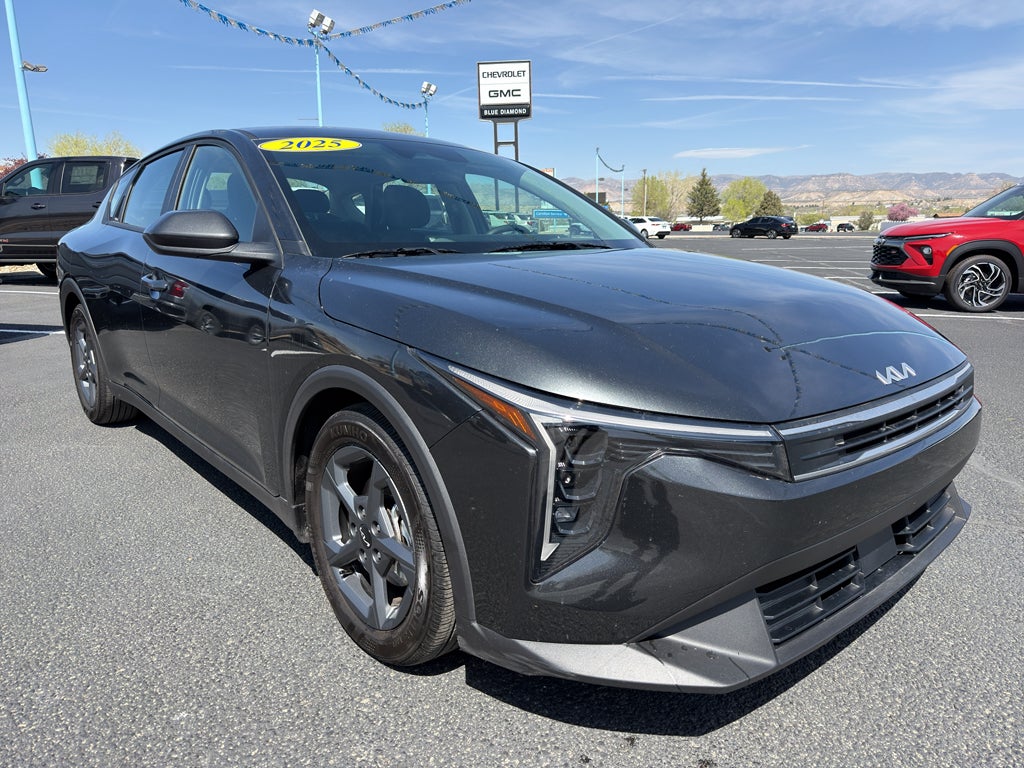 2025 Kia K4 LXS AT's photo
