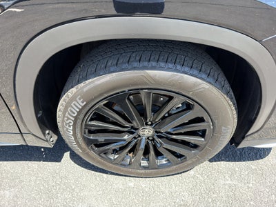 2025 Toyota Highlander LE