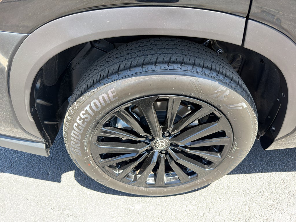 2025 Toyota Highlander LE