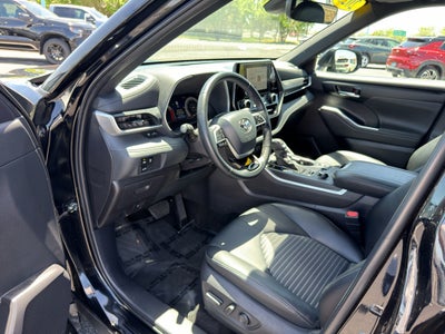 2025 Toyota Highlander LE
