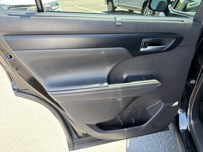 2025 Toyota Highlander LE