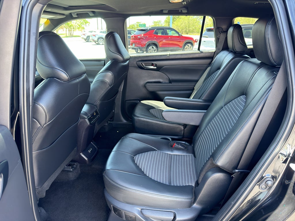 2025 Toyota Highlander LE