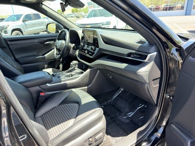 2025 Toyota Highlander LE