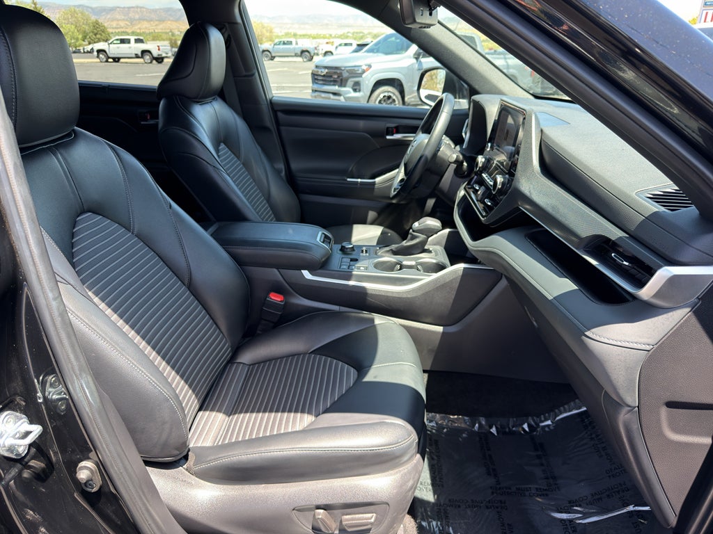 2025 Toyota Highlander LE