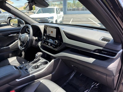 2025 Toyota Highlander LE