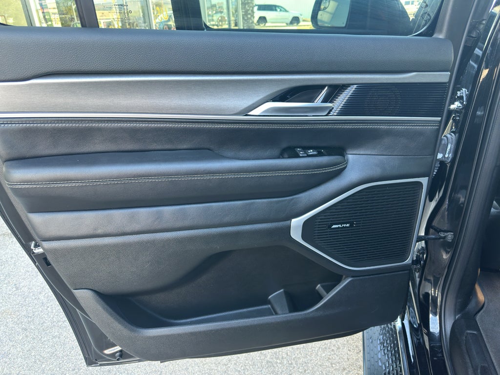 2025 Jeep Wagoneer L L
