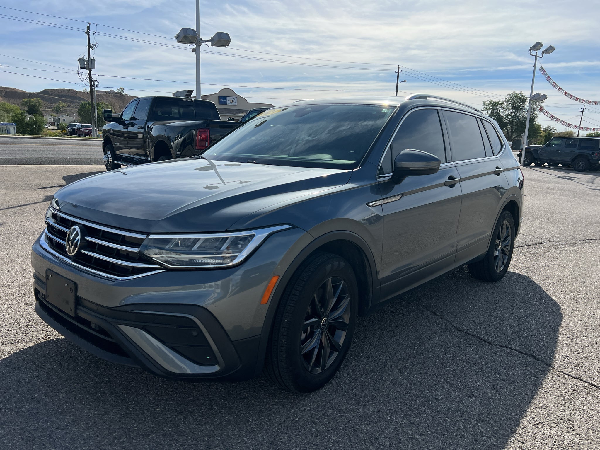 2023 Volkswagen Tiguan SE