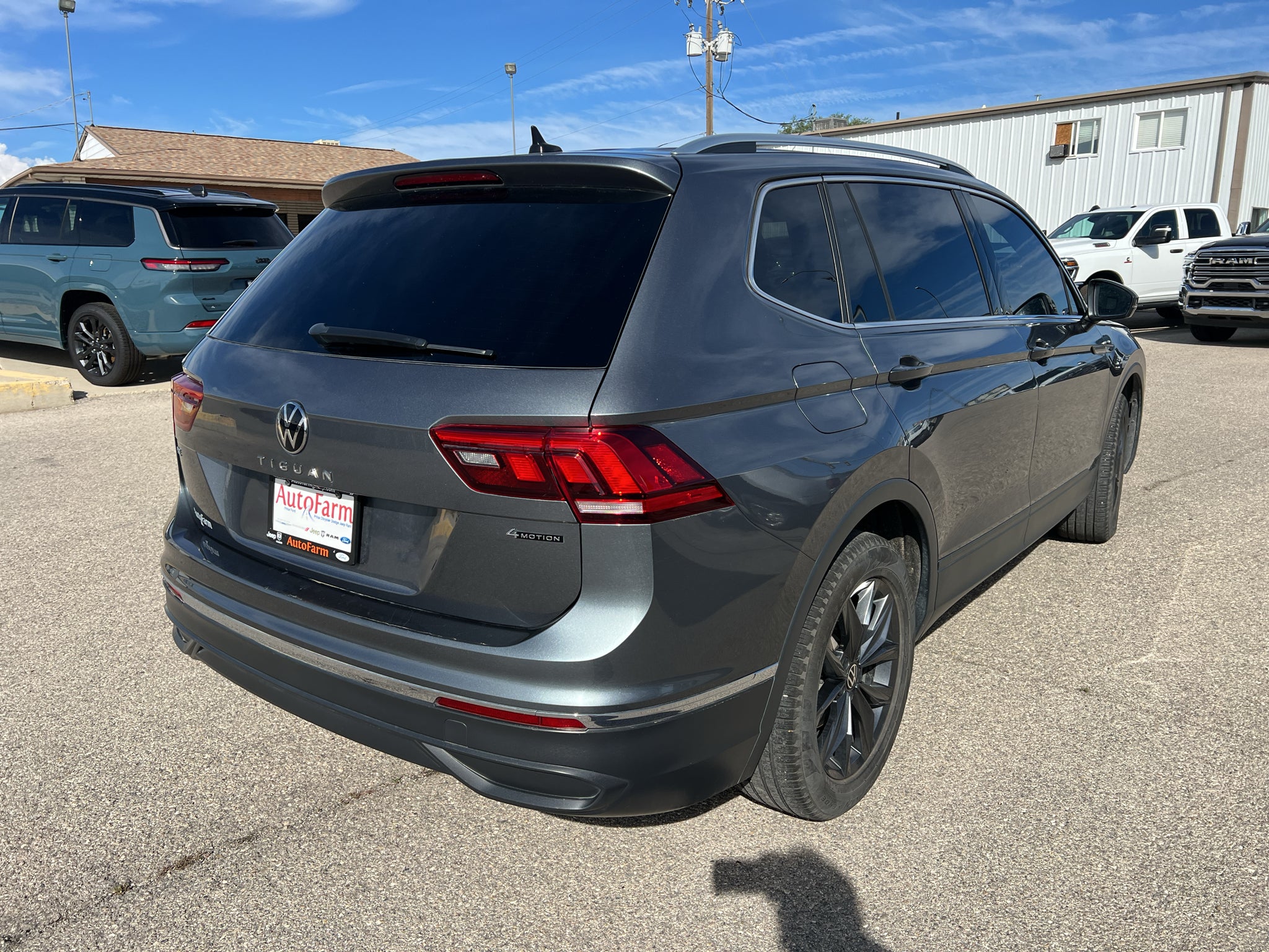 2023 Volkswagen Tiguan SE