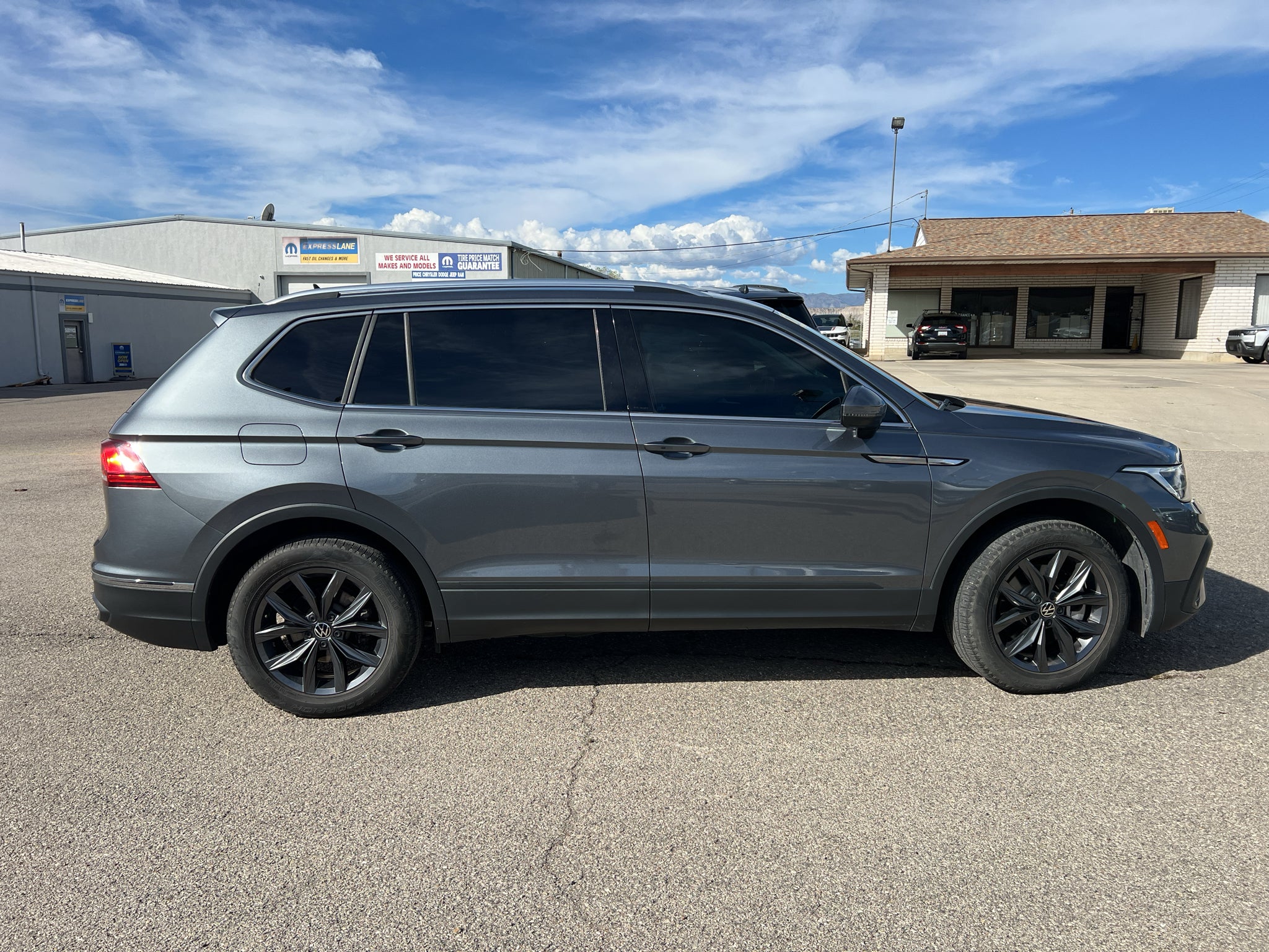 2023 Volkswagen Tiguan SE