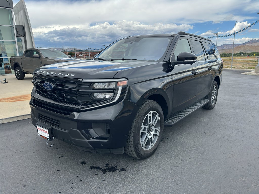 2025 Ford Expedition MAX Active