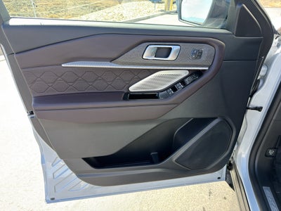 2025 Ford Explorer Platinum