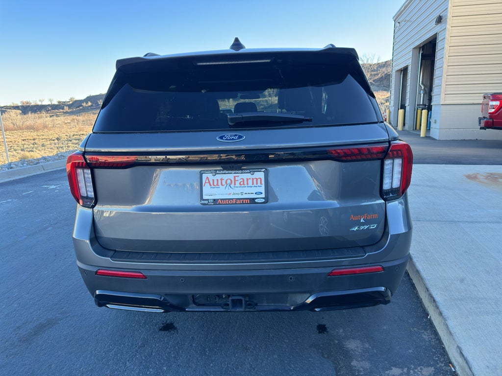 2025 Ford Explorer ST-Line