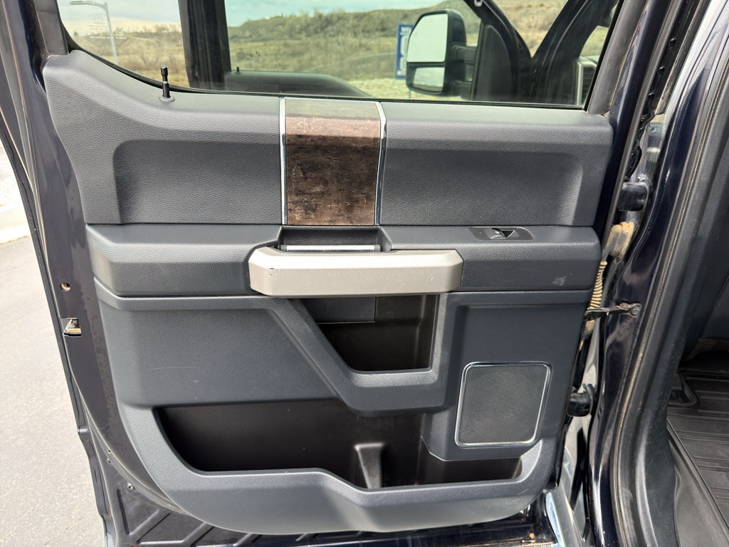 2022 Ford F-350 LARIAT