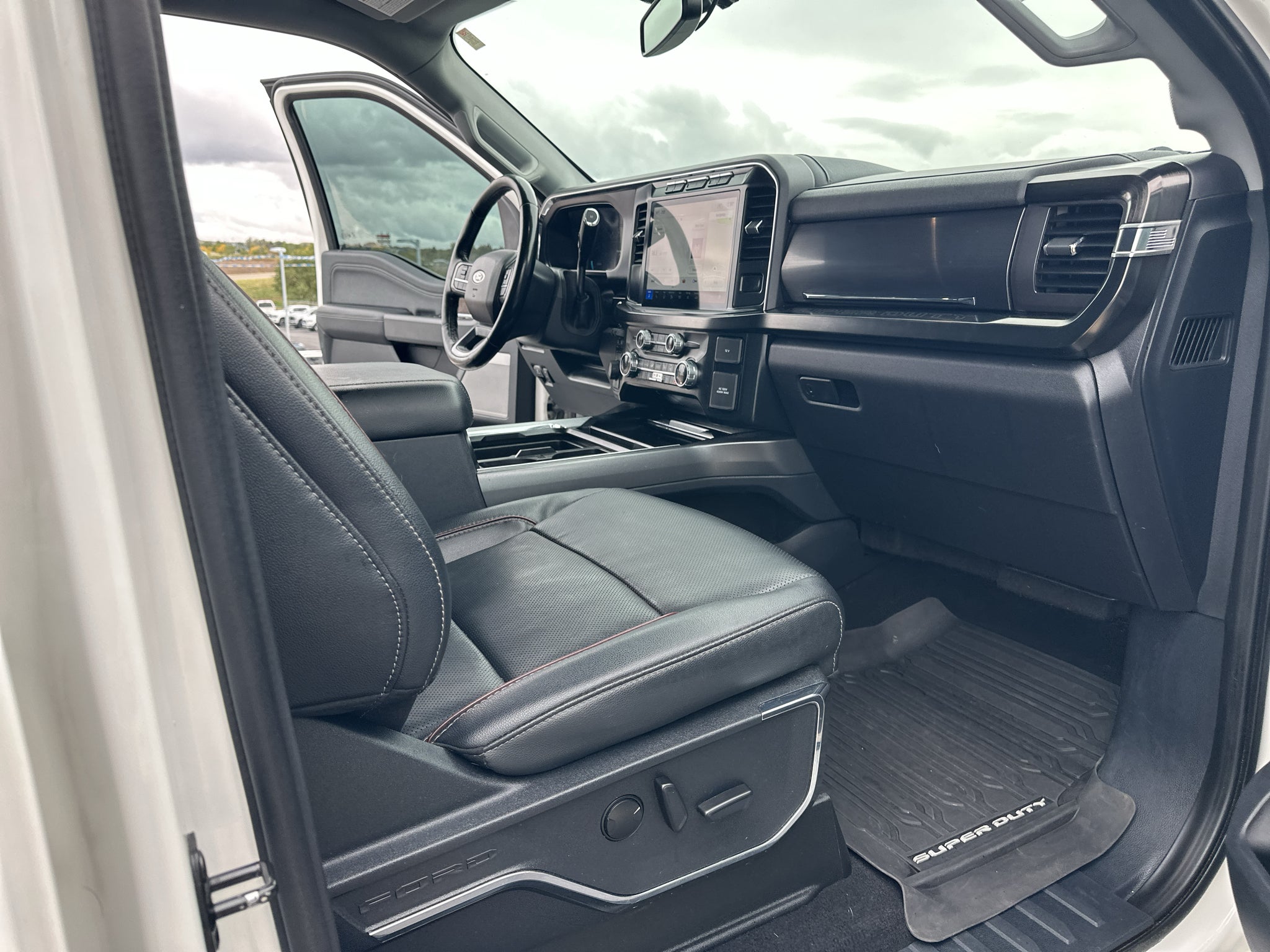 2023 Ford F-350 LARIAT