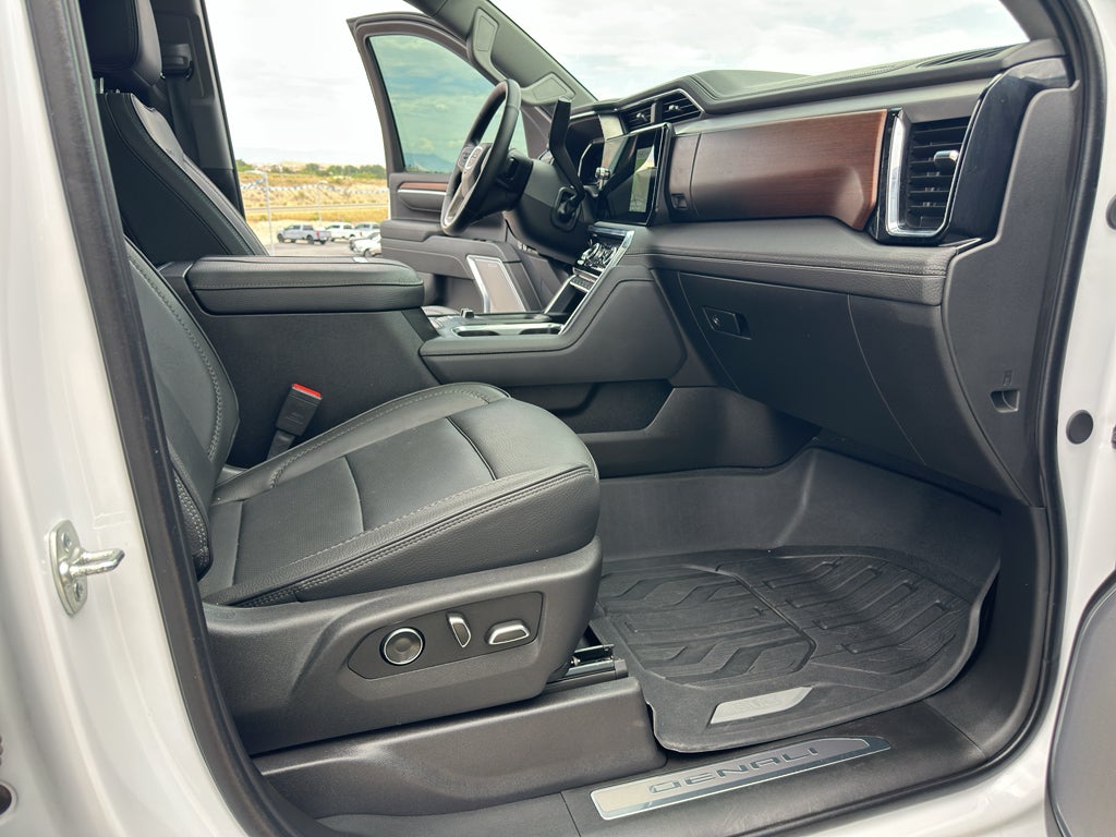 2025 GMC Sierra Denali