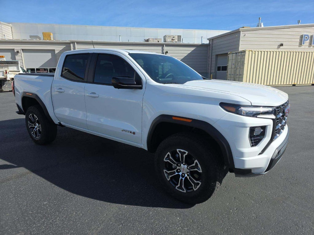 2025 GMC Canyon 4WD AT4