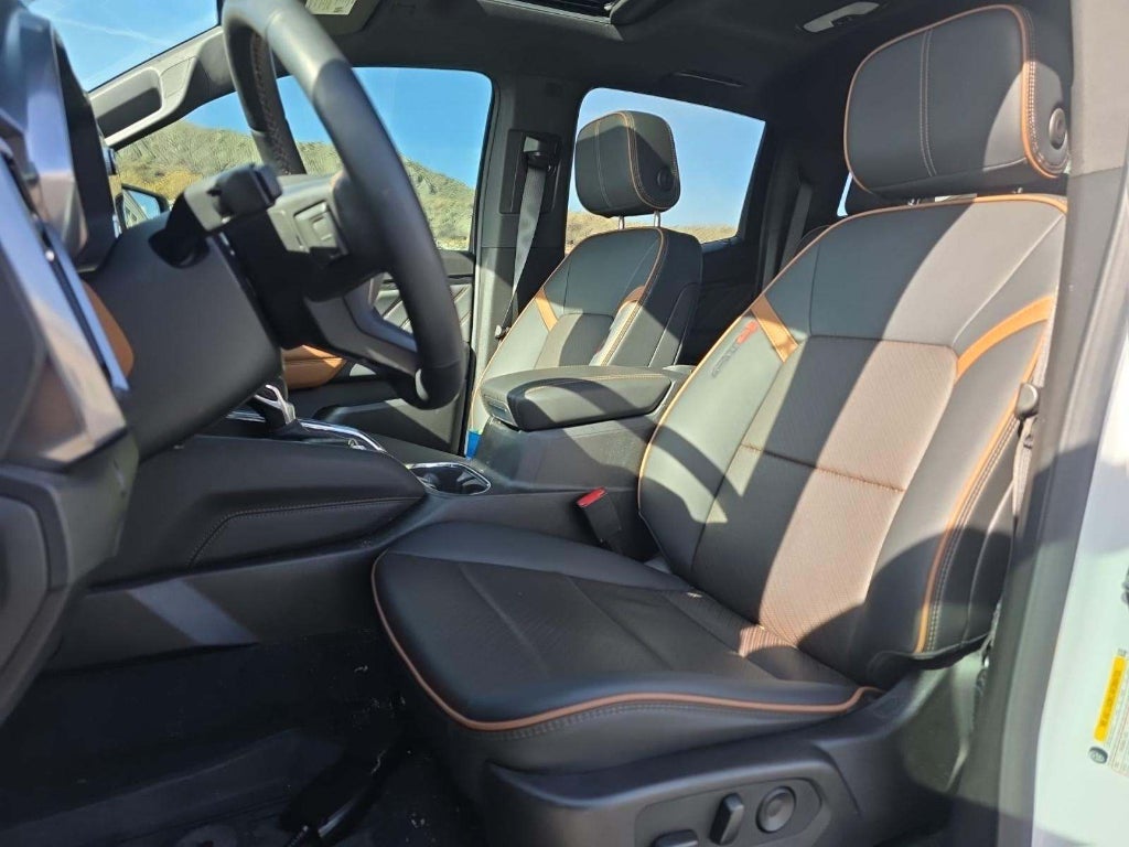 2025 GMC Canyon 4WD AT4