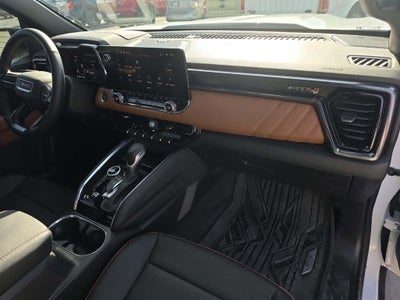 2025 GMC Canyon 4WD AT4