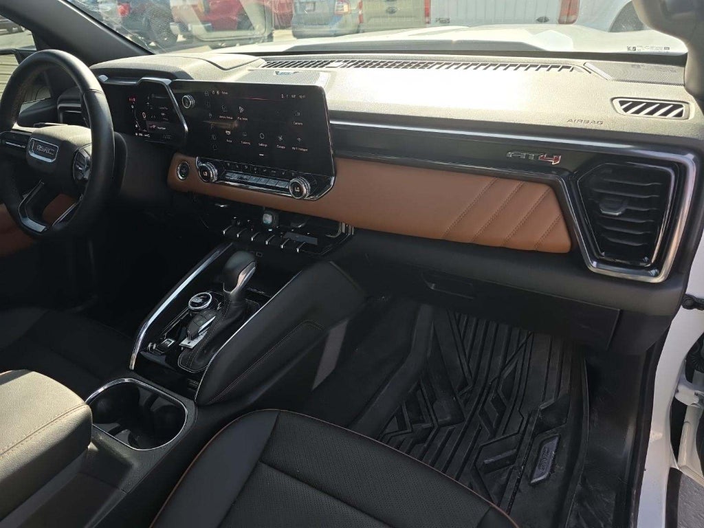 2025 GMC Canyon 4WD AT4