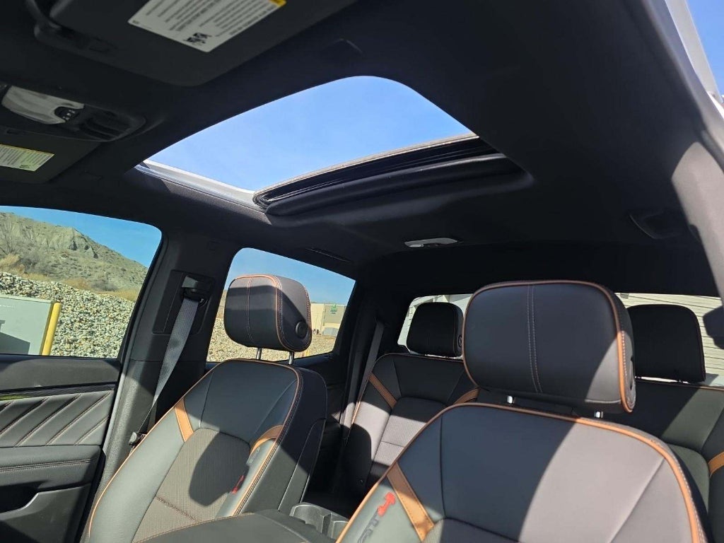 2025 GMC Canyon 4WD AT4