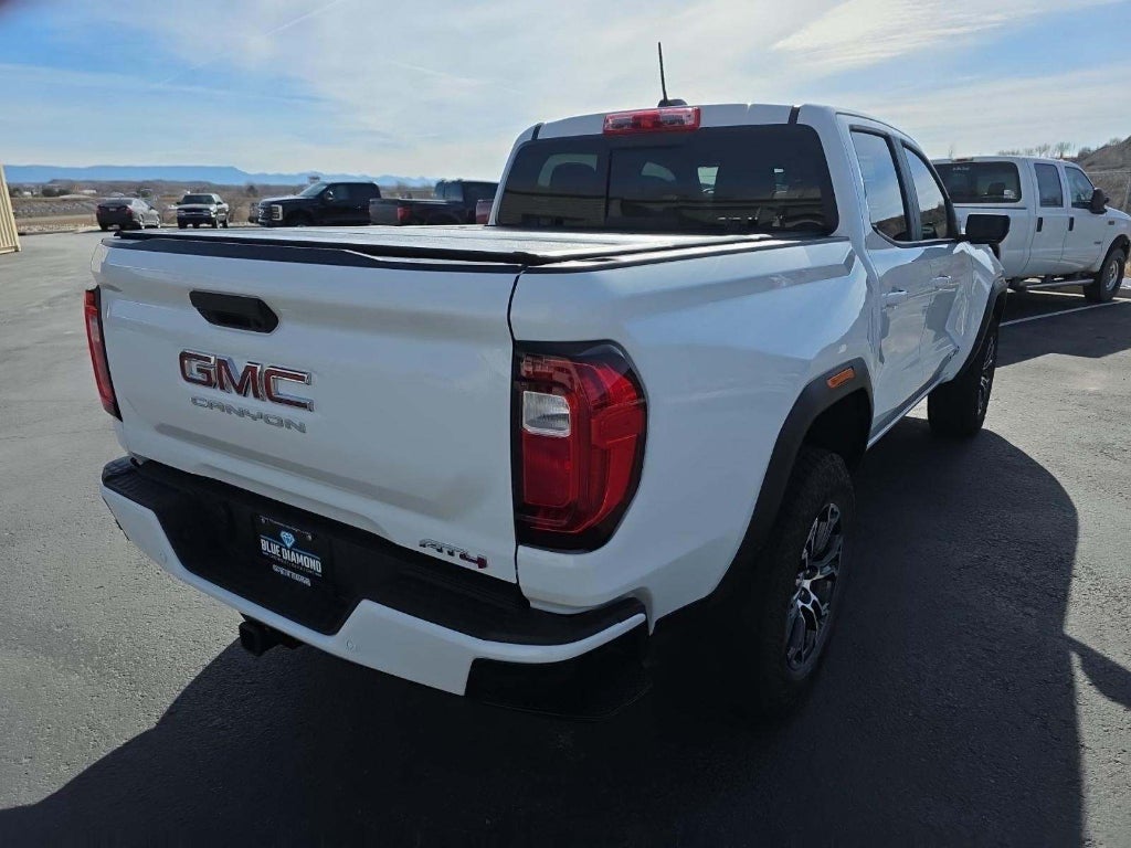 2025 GMC Canyon 4WD AT4