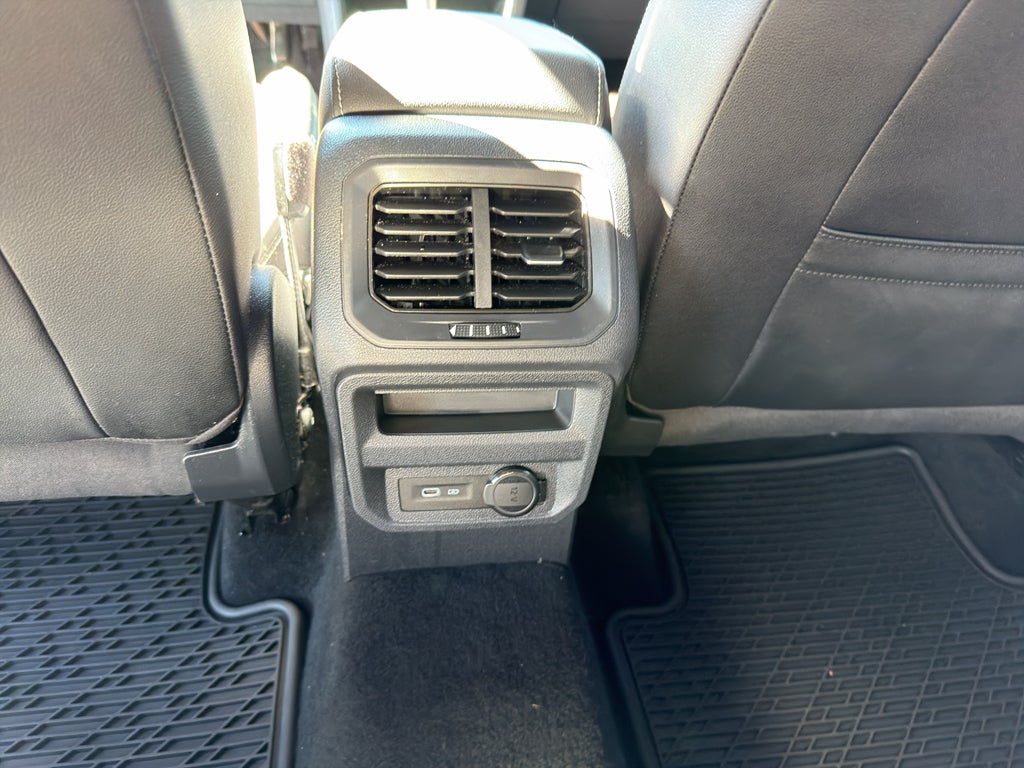 2022 Volkswagen Tiguan SEL R-Line