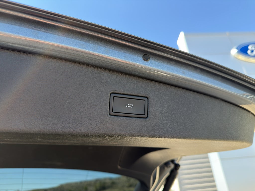 2022 Volkswagen Tiguan SEL R-Line