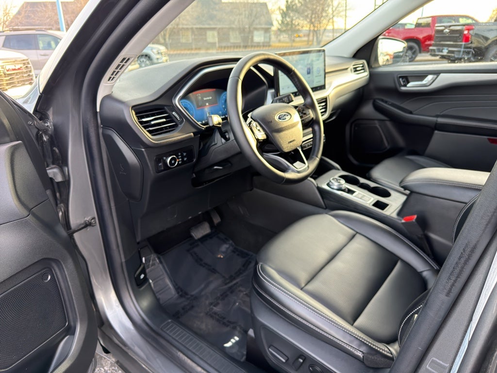 2025 Ford Escape Platinum