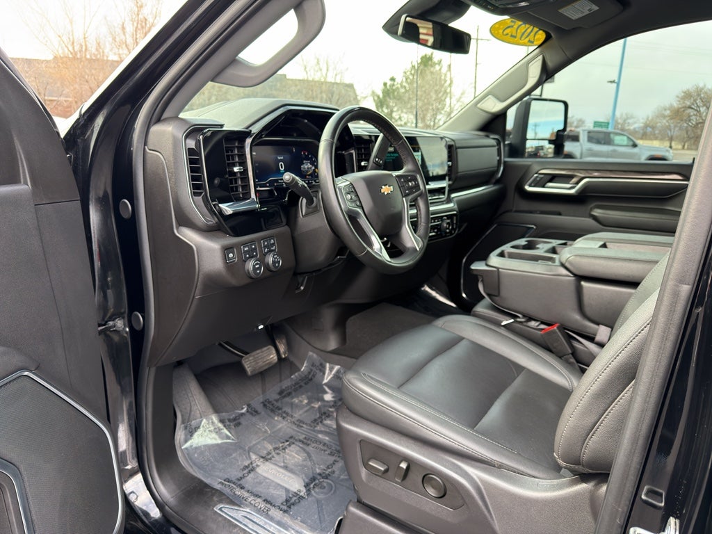 2025 Chevrolet Silverado LTZ