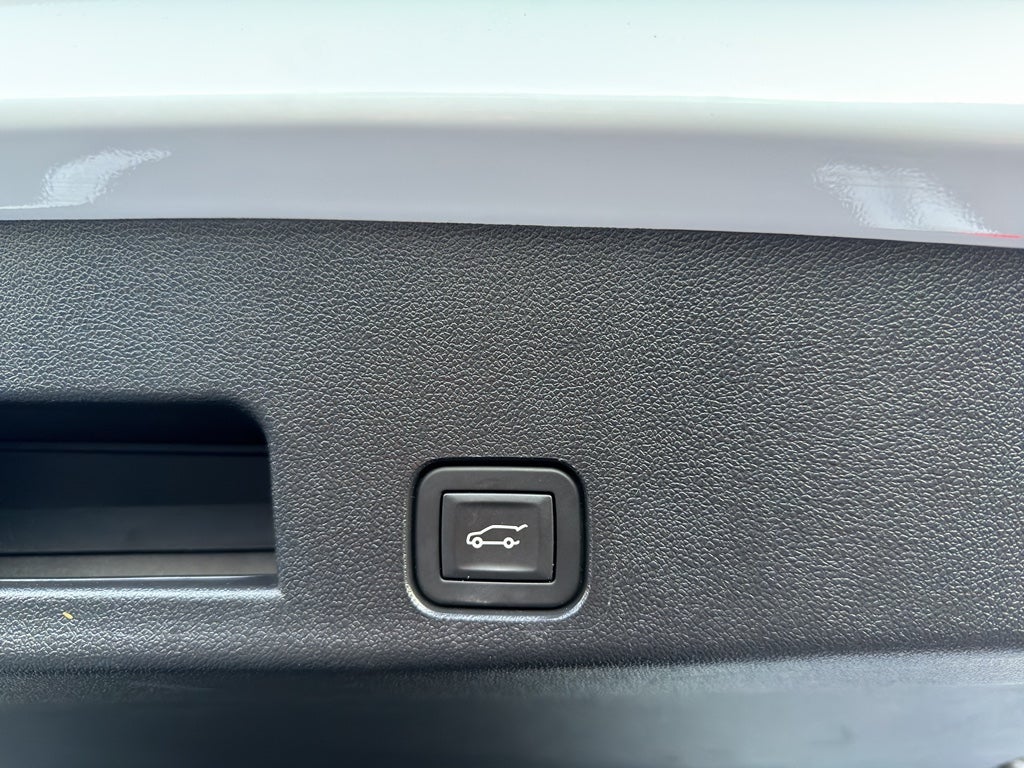 2025 Chevrolet Traverse AWD LT