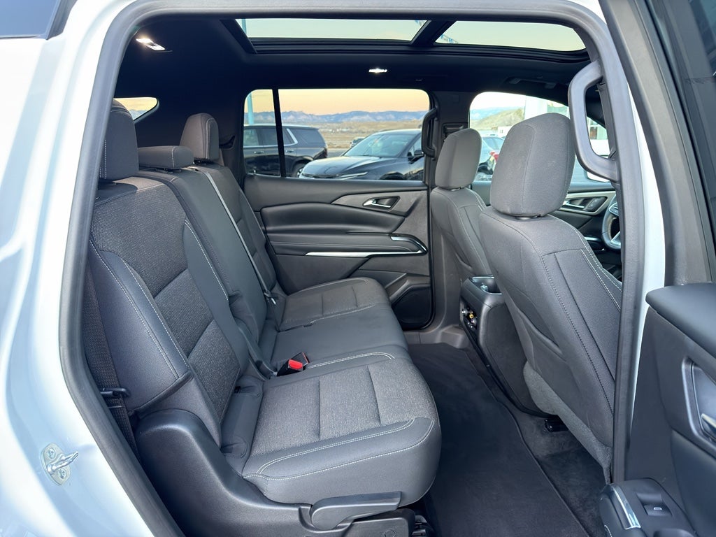 2025 Chevrolet Traverse AWD LT