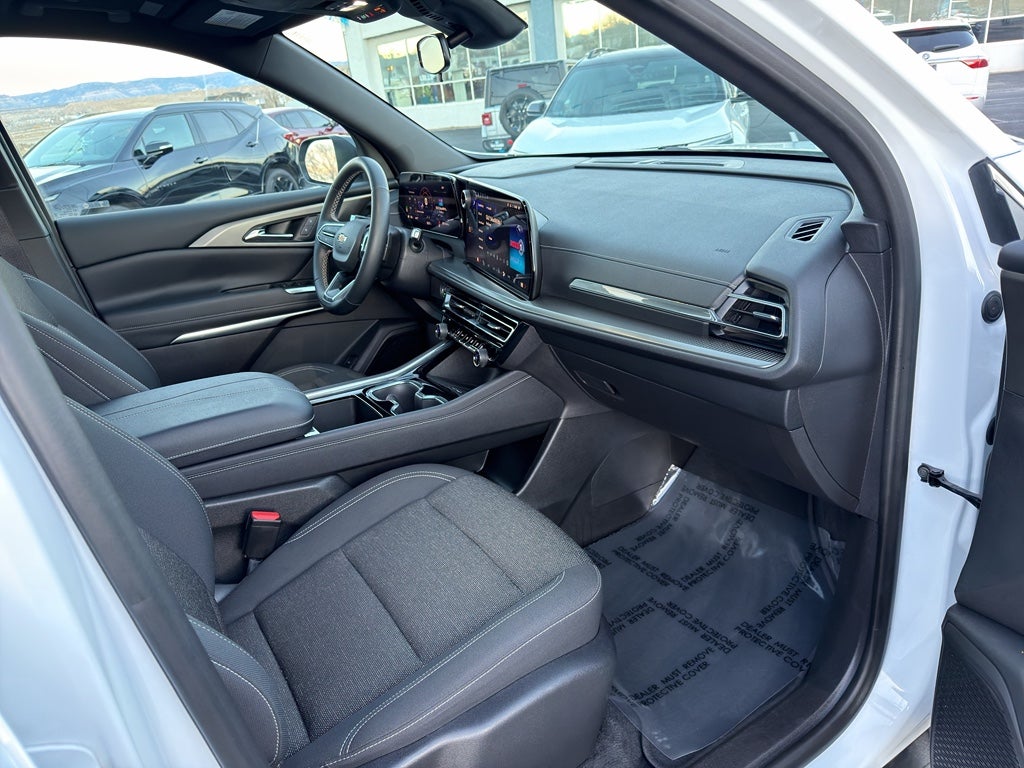 2025 Chevrolet Traverse AWD LT