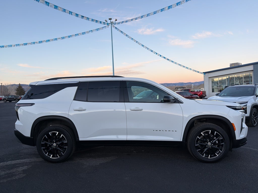 2025 Chevrolet Traverse AWD LT