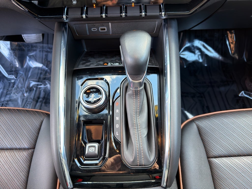 2023 GMC Canyon 4WD AT4