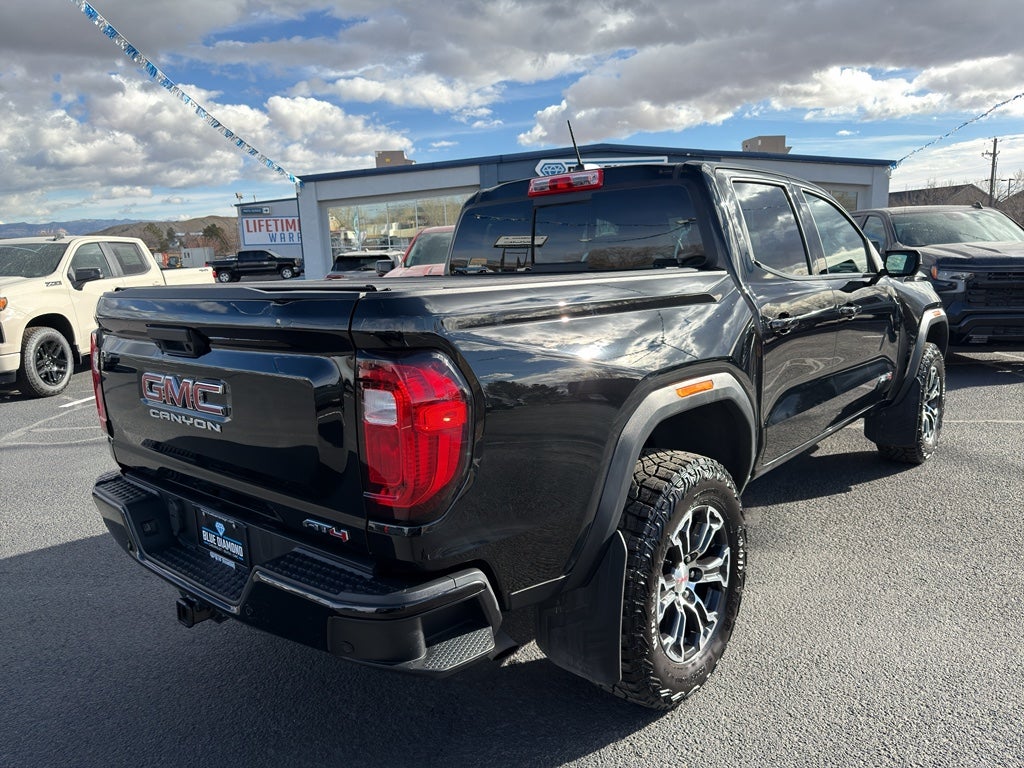 2023 GMC Canyon 4WD AT4