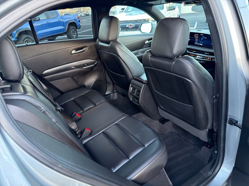 2024 Cadillac XT4 AWD Premium Luxury