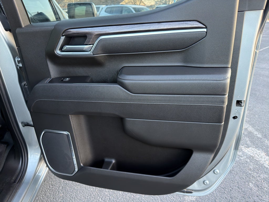 2025 Chevrolet Silverado LTZ