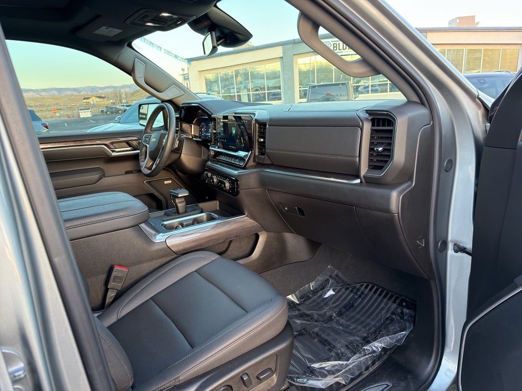 2025 Chevrolet Silverado LTZ